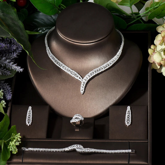 Flashy' Diamond Necklace & Earrings Set